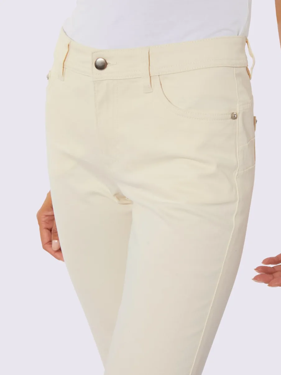 Jean 7/8 avec broderies et dentelle au bas de jambes