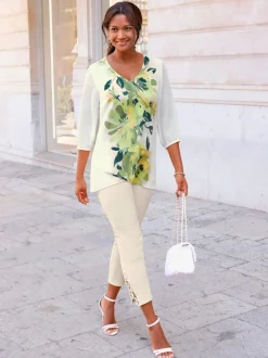 Jean 7/8 avec empiècements en dentelle raffinée latéraux