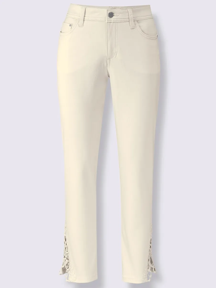 Jean 7/8 avec empiècements en dentelle raffinée latéraux