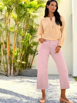 Jean 7/8 avec jambes larges et style usé trendy