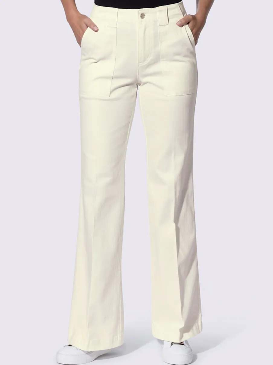 Jean bootcut avec poches plaquées et plis flatteurs
