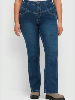 Jean bootcut pour les tailles fines avec des hanches marquées et un peu de ventre