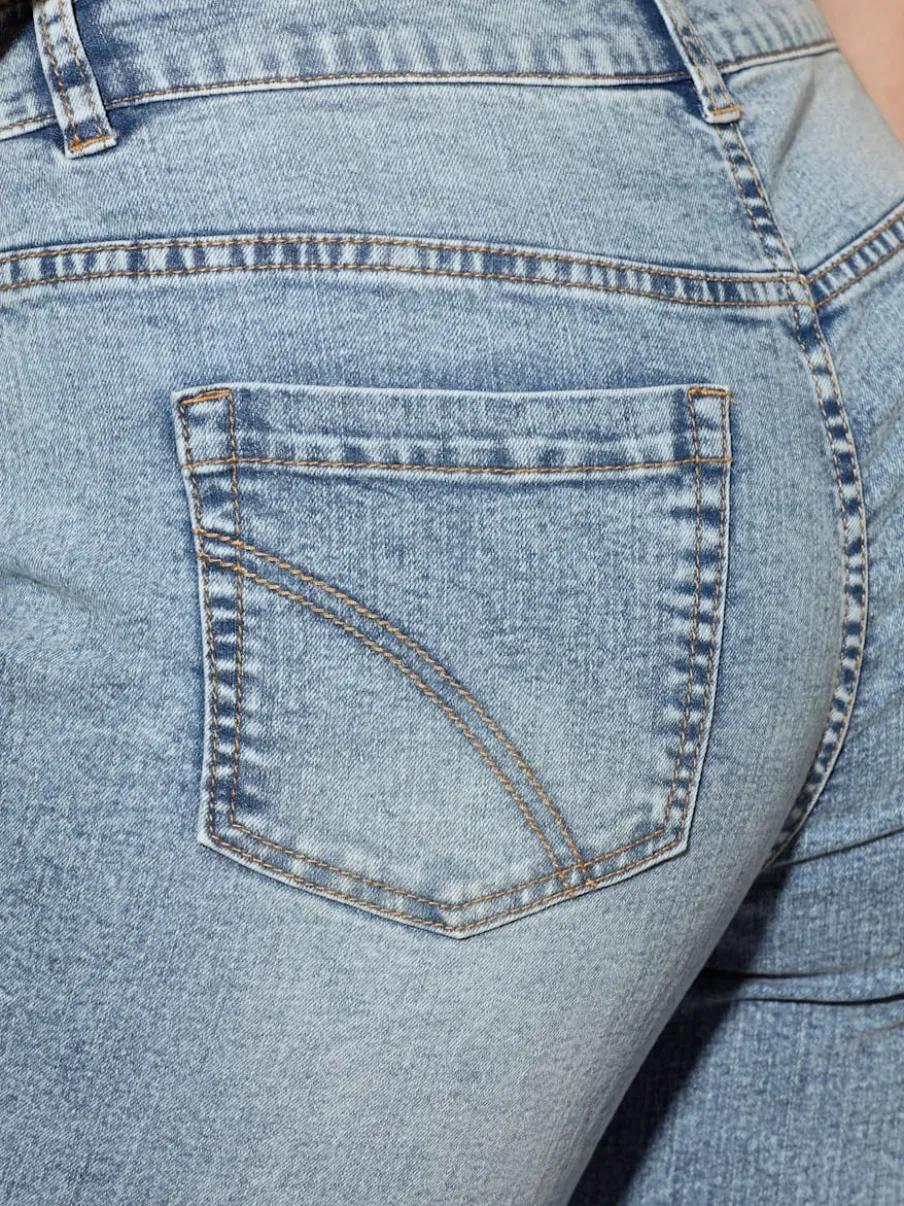 Jean boyfriend décontracté à effet froissé avec patte de boutonnage