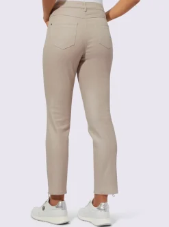 Jean cinq poches en coton extensible avec détails fentes