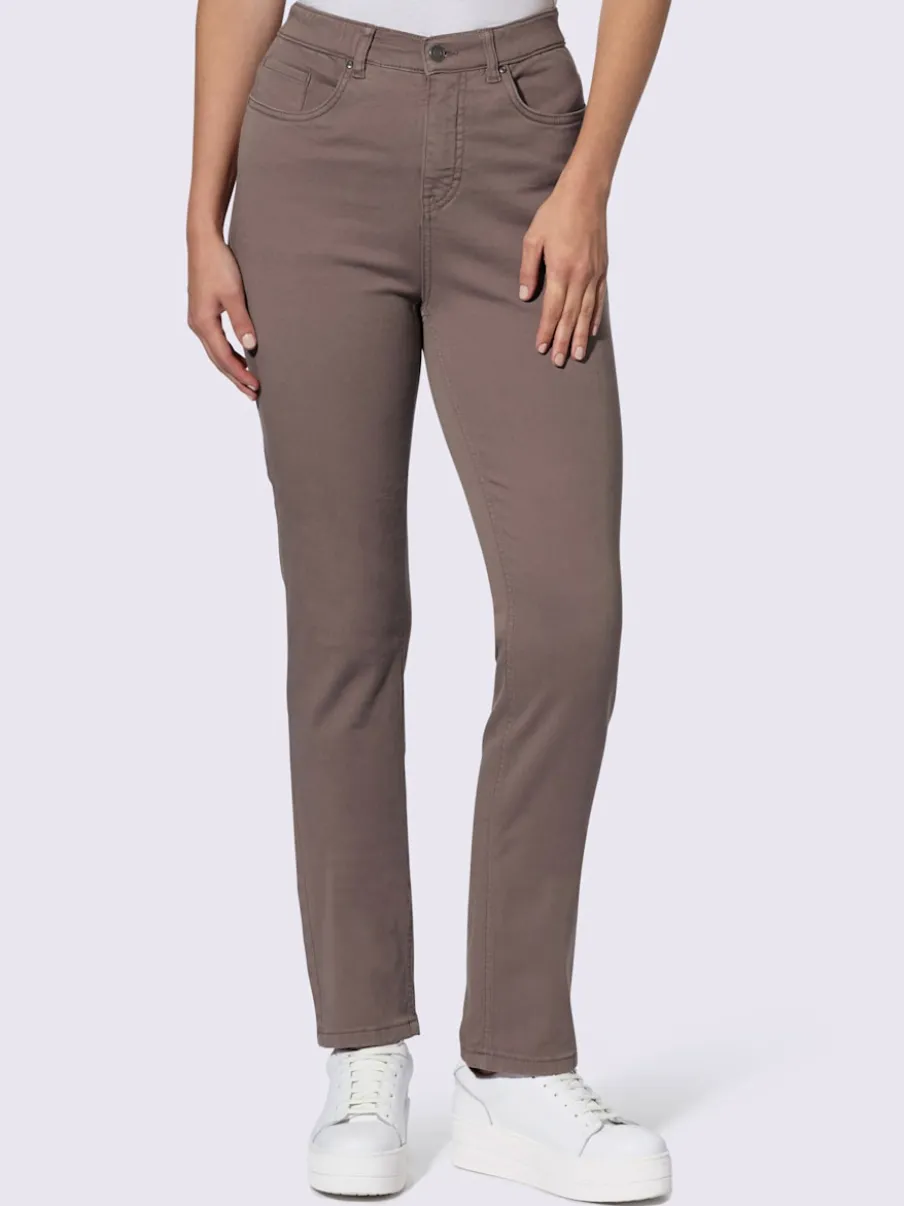 Jean coupe classique avec cinq poches et ceinture élastique