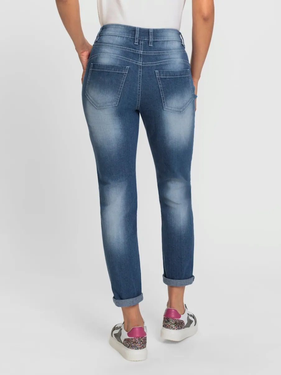 Jean à coupe décontractée avec détails tendance et poches