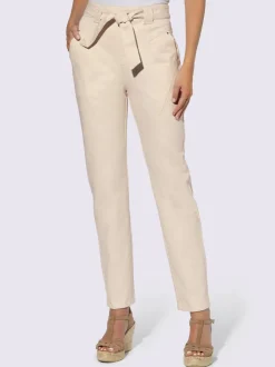 Jean décontracté avec ceinture et poches pratiques