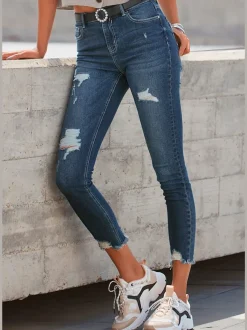 Jean effet déchiré en coupe Slim Fit avec cinq poches