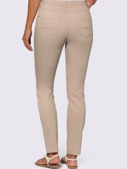 Jean extensible cinq poches avec rivets décoratifs arrière