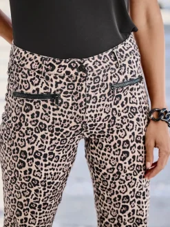Jean 7/8 à motif léopard avec jambes légèrement évasées