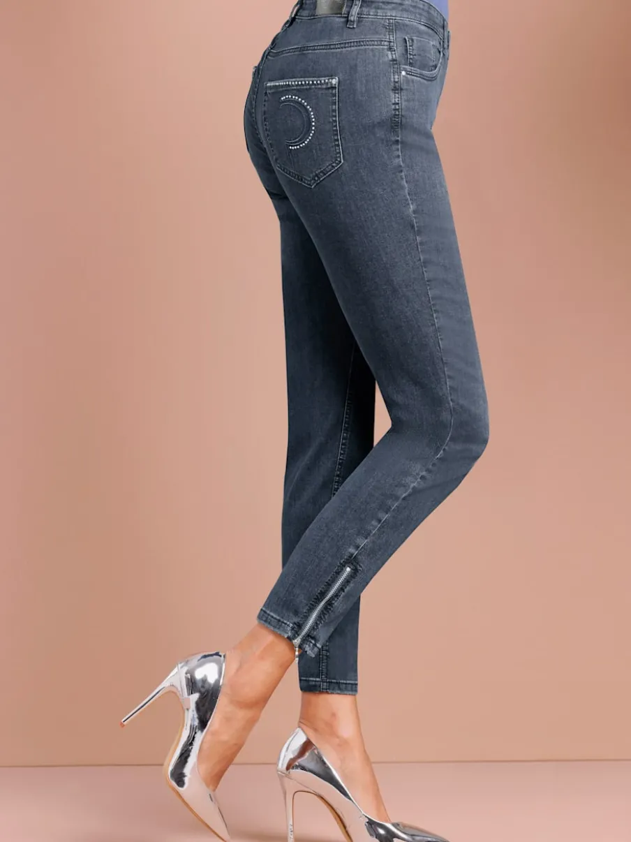 Jean 5 poches avec broderie et strass brillants