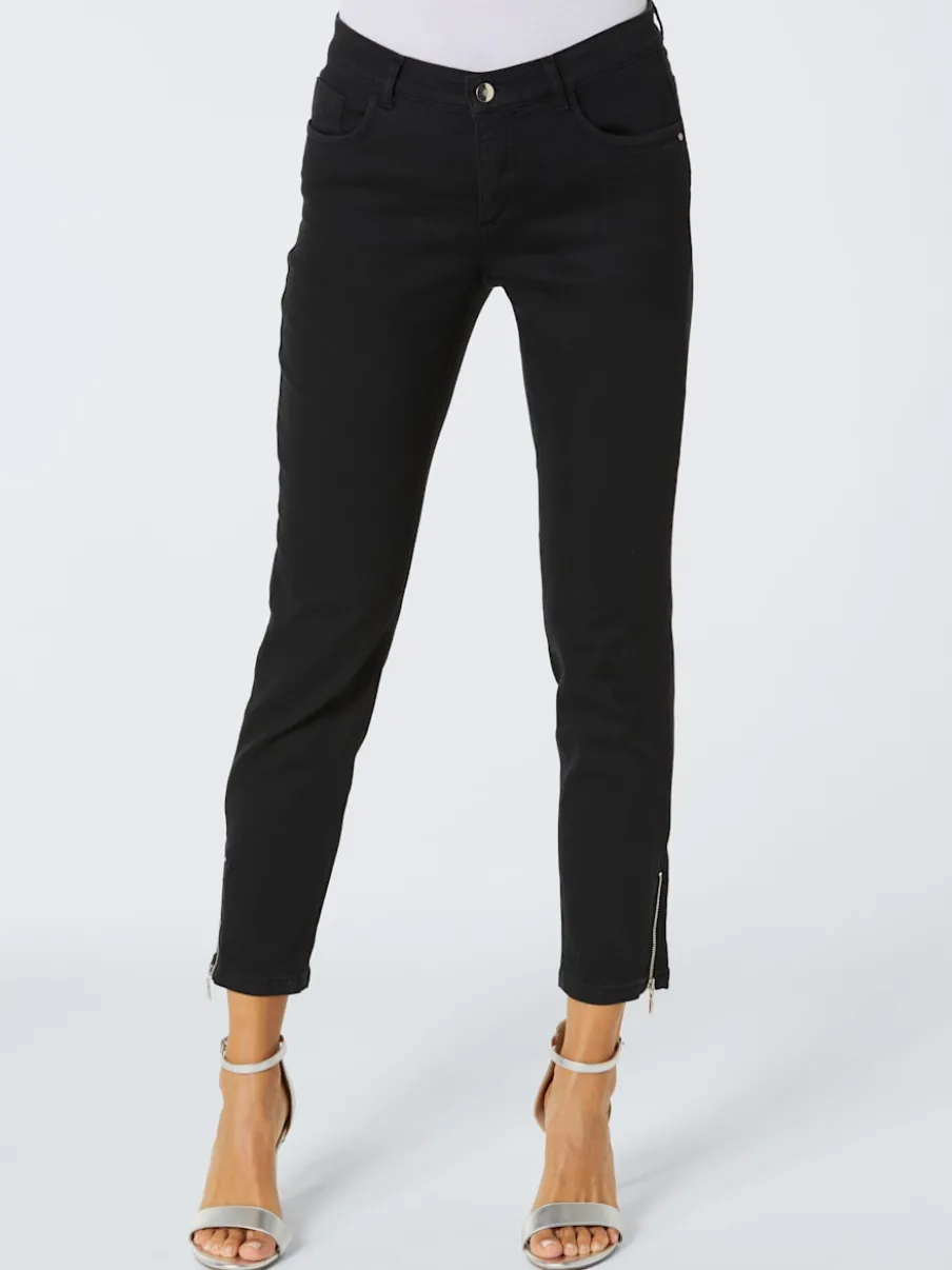 Jean 5 poches avec broderie et strass brillants