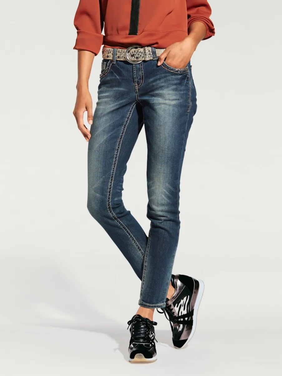 Jean skinny avec broderie et effet ventre plat