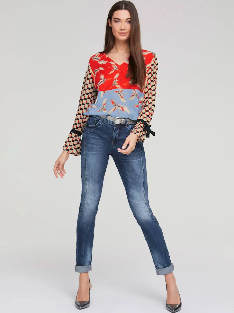 Jean skinny effet usé intégrant Power Mesh élasthanne.
