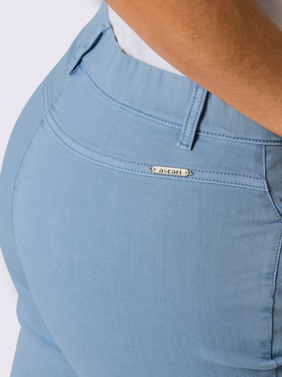 Jean 7/8 évasé avec ceinture invisible et poches confortables