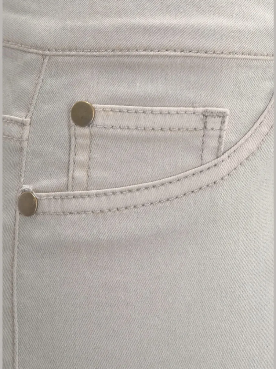 Jegging 7/8 coupe étroite avec poches décoratives et denim élastique