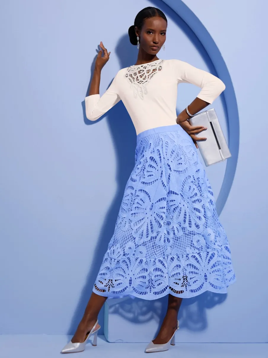 Jupe en dentelle avec finition arrondie et doublure en viscose