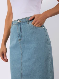 Jupe en jean à fente au dos et coupe cinq poches