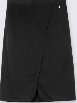 Jupe en satin coupe féminine