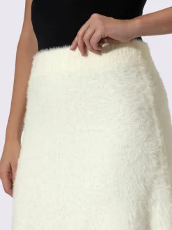 Jupe en tricot fil moelleux à poils longs
