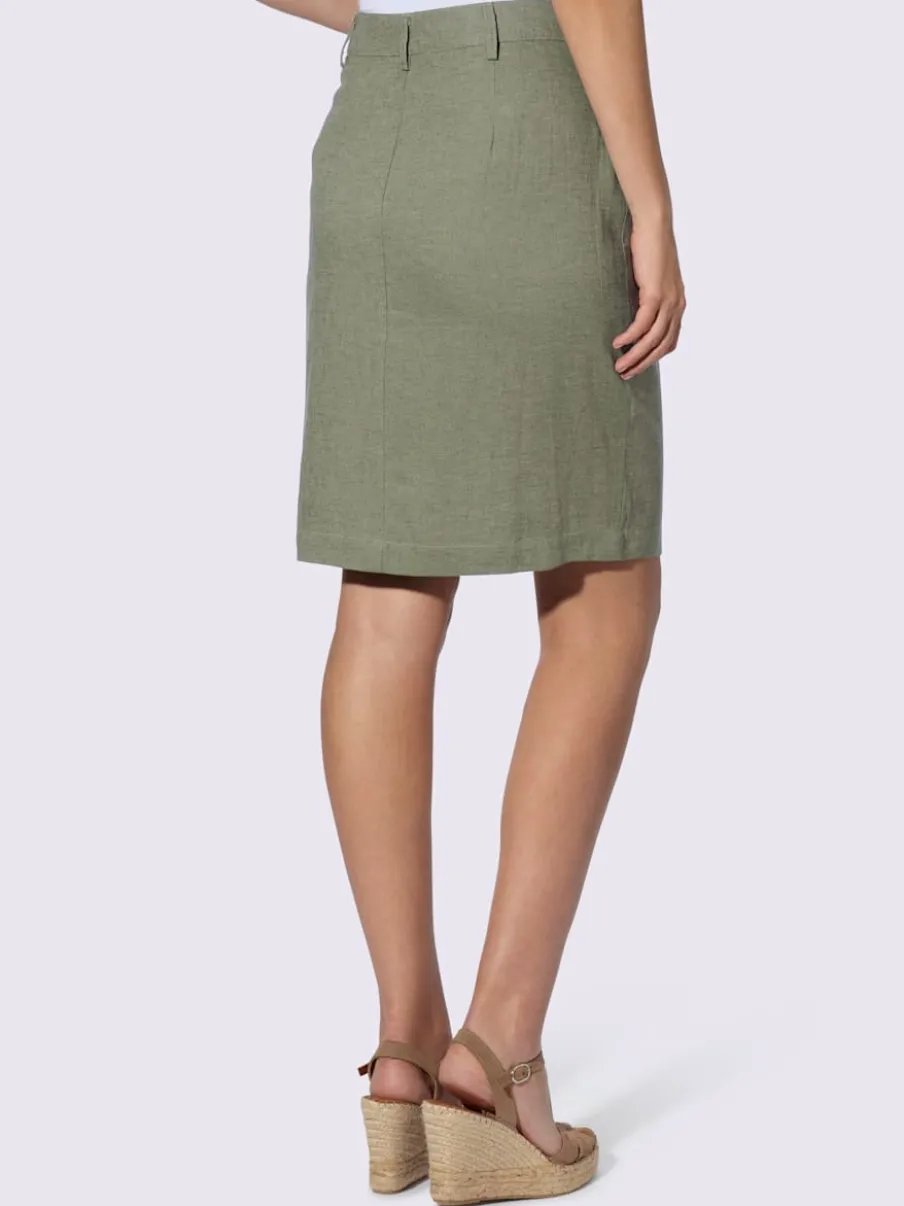 Jupe estivale en lin avec patte de boutonnage et poches.