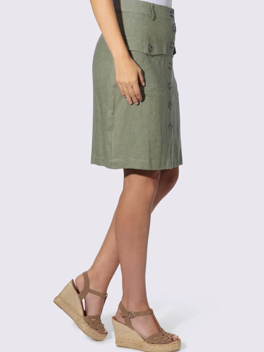 Jupe estivale en lin avec patte de boutonnage et poches.