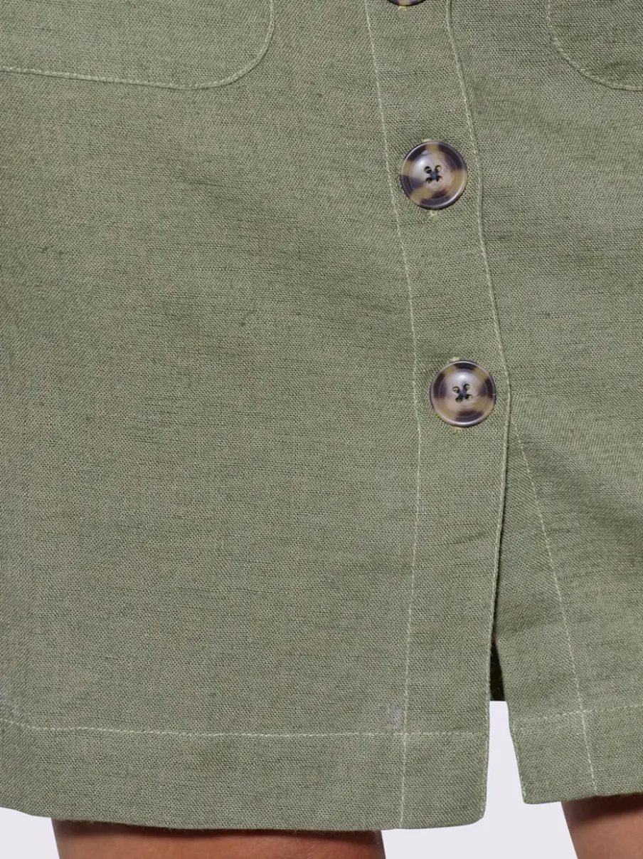 Jupe estivale en lin avec patte de boutonnage et poches.