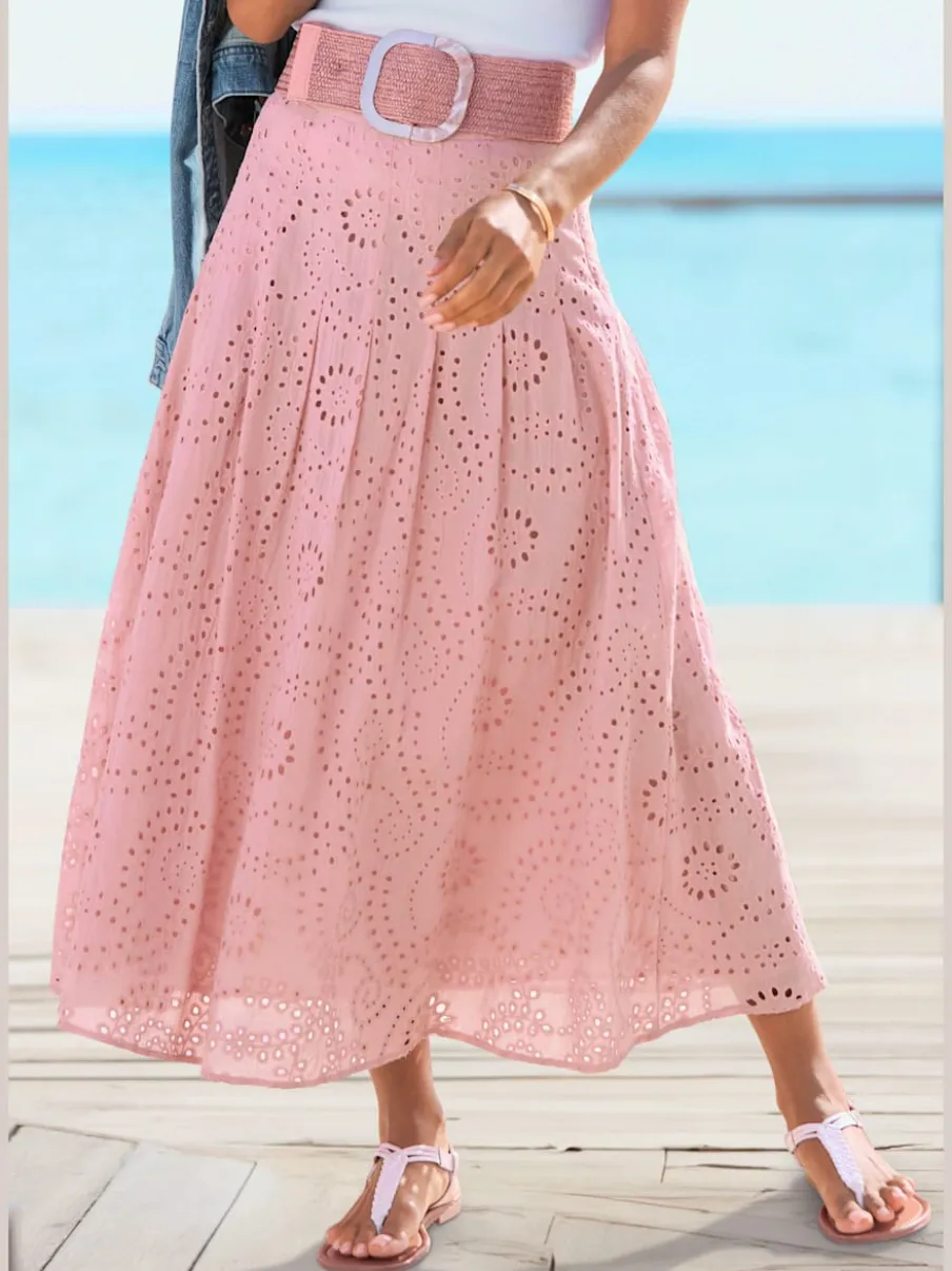 Jupe longue d'été à broderie ajourée avec plis flatteurs