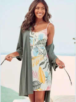 Kimono avec tresses comme ceinture à nouer