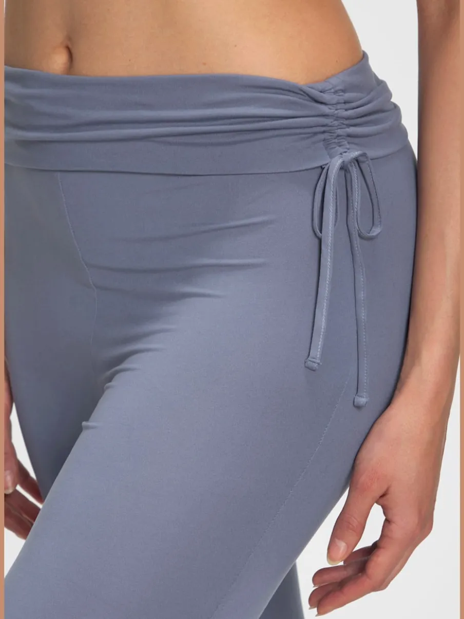Legging avec jambes évasées et ceinture à revers