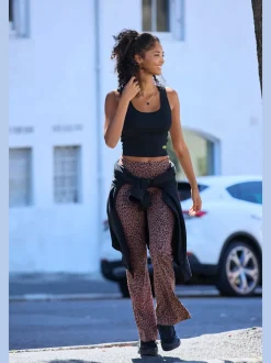 Legging évasé confortable avec imprimé léopard audacieux