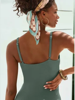 Maillot de bain avec bonnets souples et motif graphique