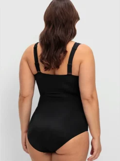 Maillot de bain bon. b, c, d, e, f