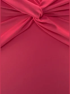 Maillot de bain à col en V avec fronces et bonnets intégrés