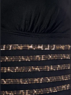Maillot de bain une pièce avec bonnets souples et empiècement gainant