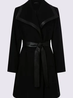 Manteau court encolure tendance
