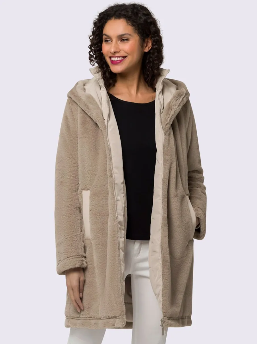 Manteau imitation fourrure douce avec capuche et poches