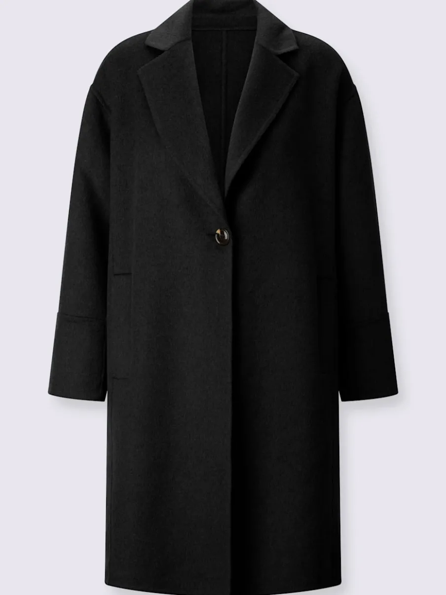 Manteaux courts avec col revers et larges manchettes