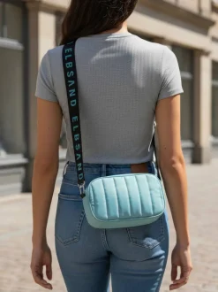 Mini-sac avec matelassage tendance et logo imprimé sur la bandoulière