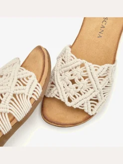 Mules avec découpes modernes
