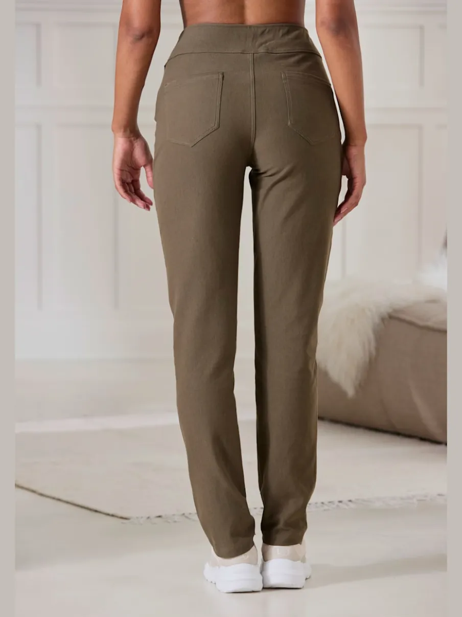 Pantalon ajusté avec 5 poches et matière extensible
