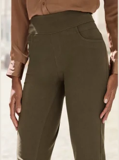 Pantalon ajusté avec 5 poches et matière extensible