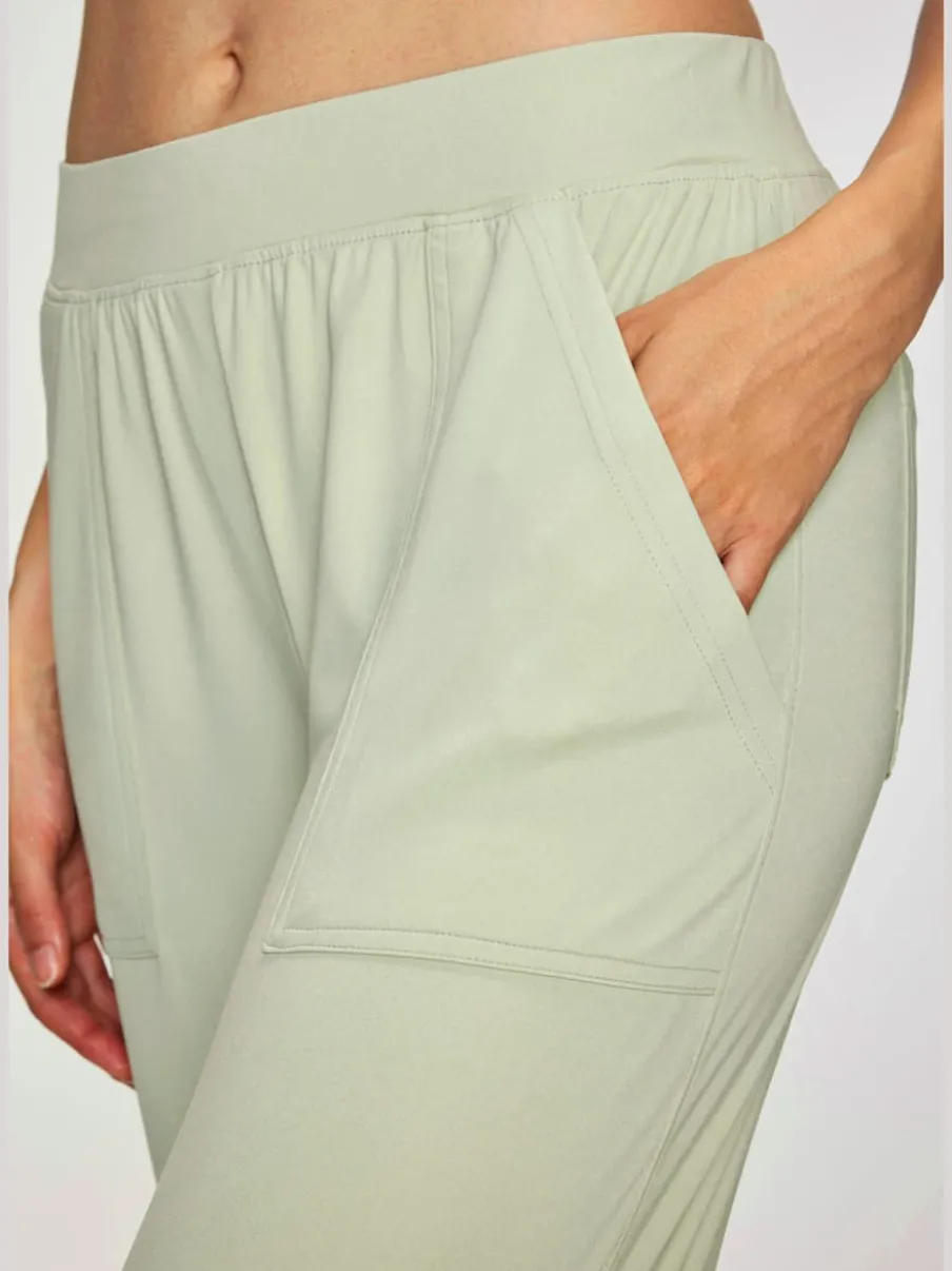 Pantalon cargo fluide avec poches pour un rangement pratique