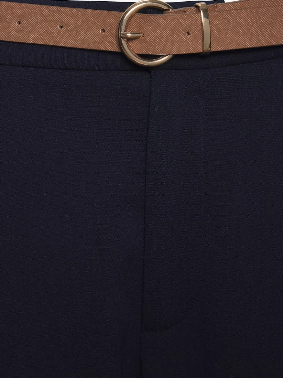 Pantalon à ceinture étroite avec poches fendues et jambes étroites