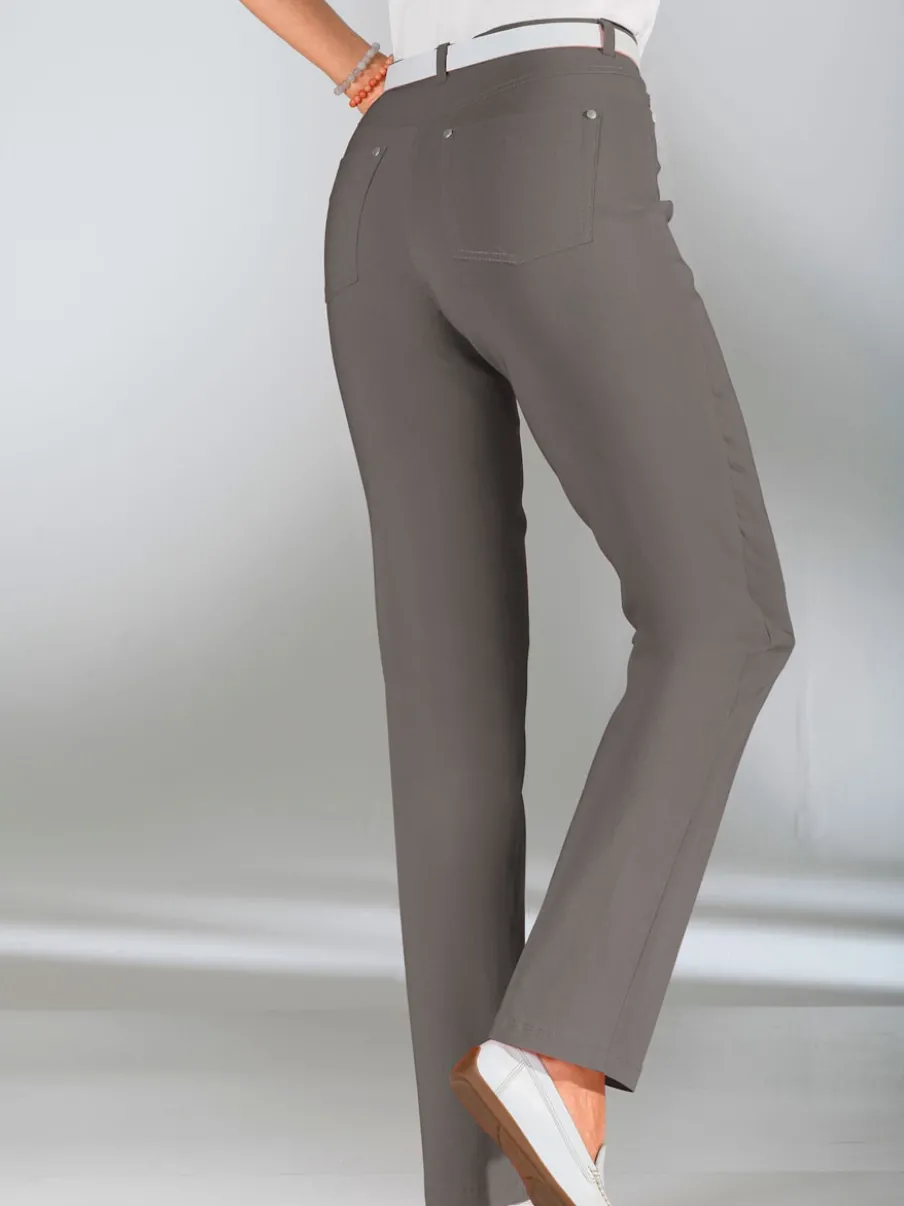 Pantalon classique cinq poches confortable pour un usage quotidien