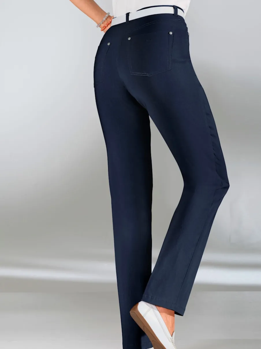 Pantalon classique cinq poches confortable pour un usage quotidien