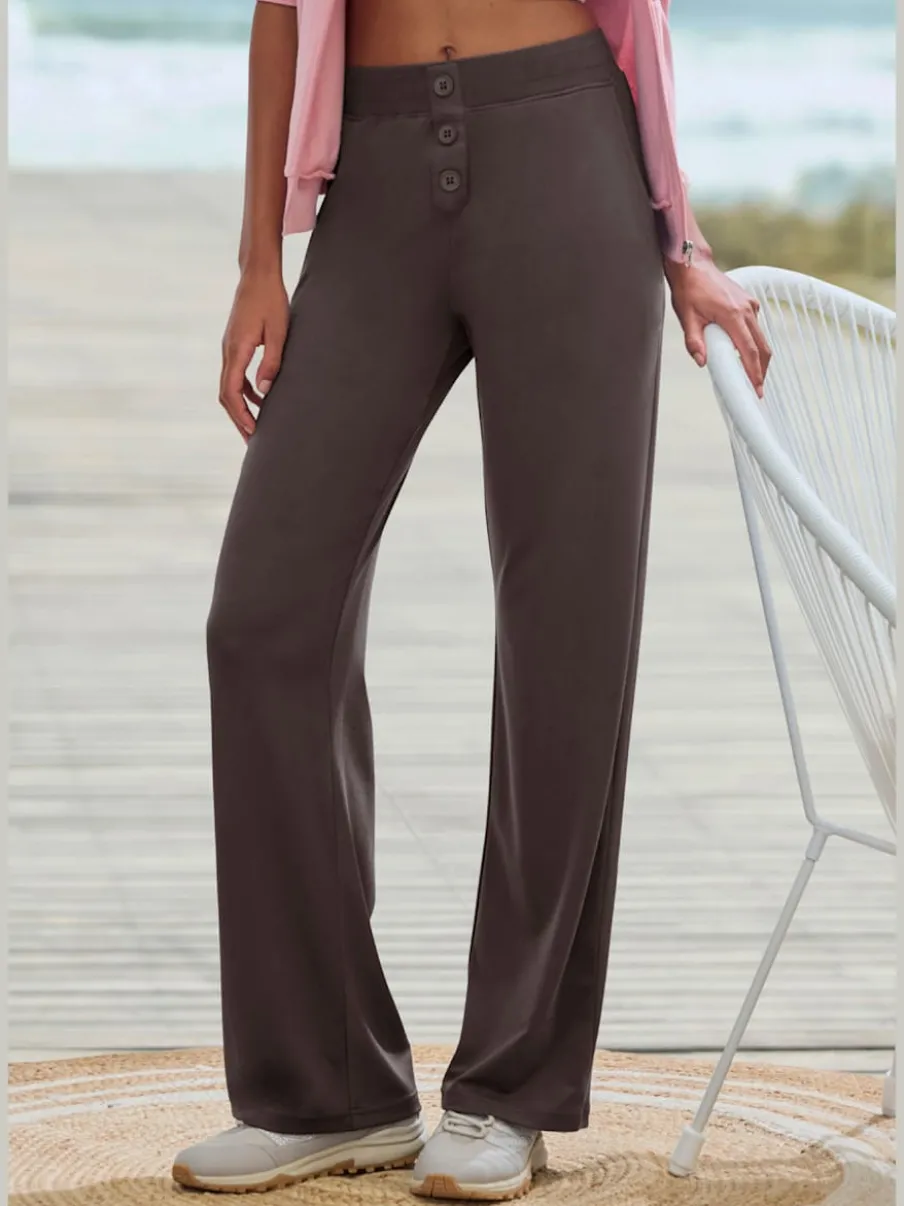 Pantalon détente en matière douce avec jambes droites et patte de boutonnage