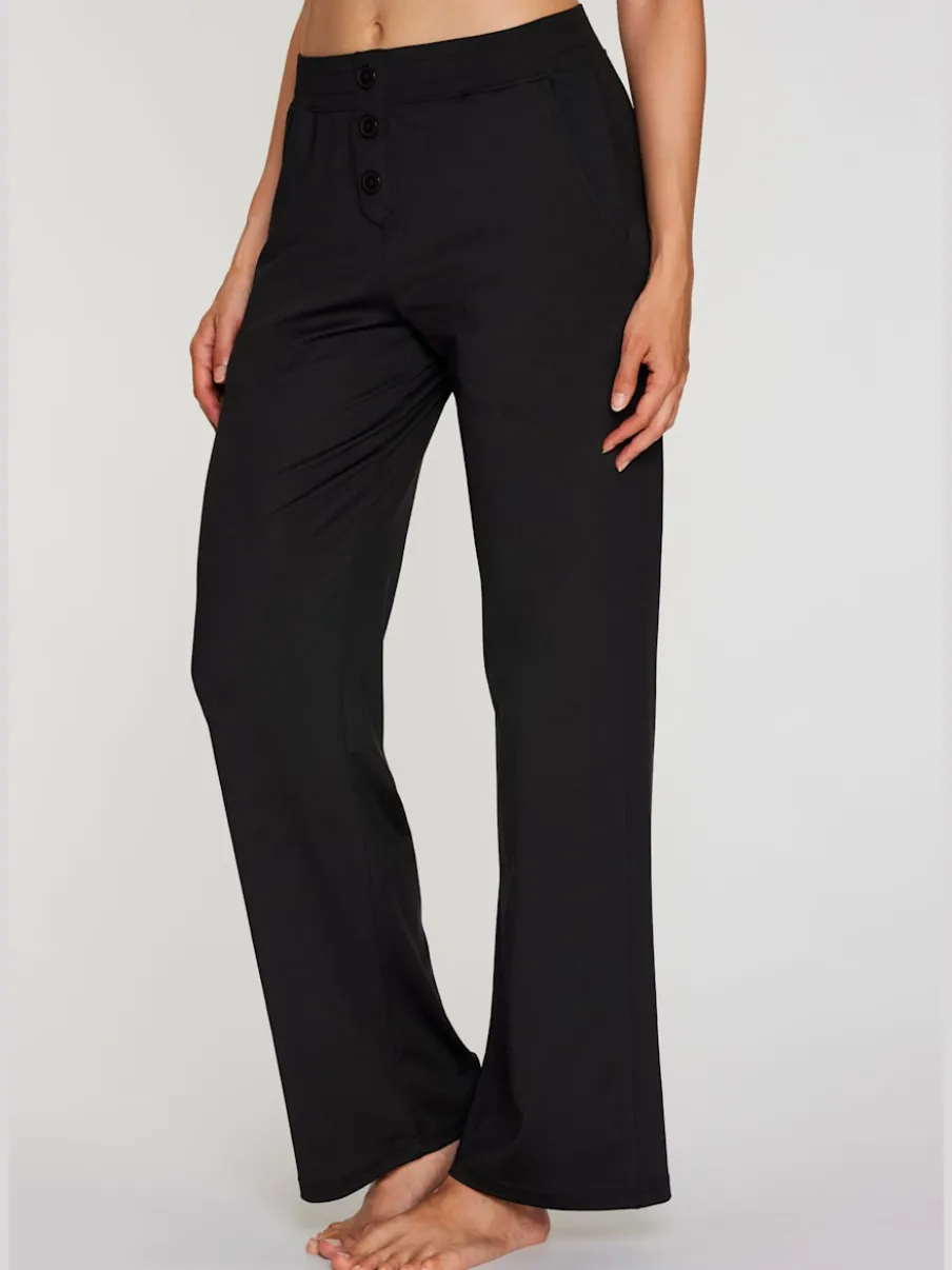Pantalon détente en matière douce avec jambes droites et patte de boutonnage