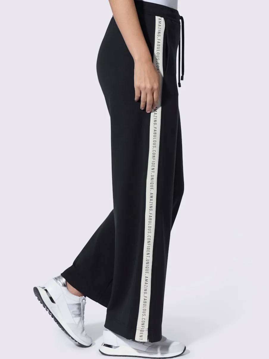 Pantalon en jersey avec rayures contrastées et poches latérales