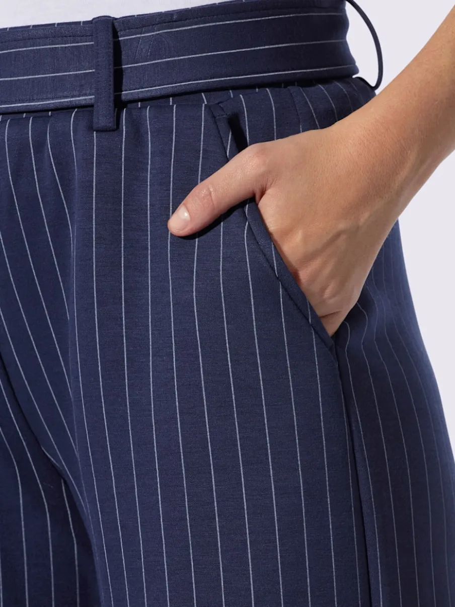 Pantalon en jersey fines rayures classiques